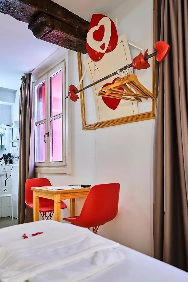 Pension Aliciazzz Bed And Breakfast Bilbao Vendégház