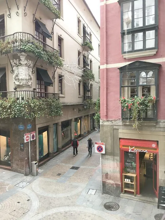 Guest house Pension Aliciazzz Bed And Breakfast Bilbao
