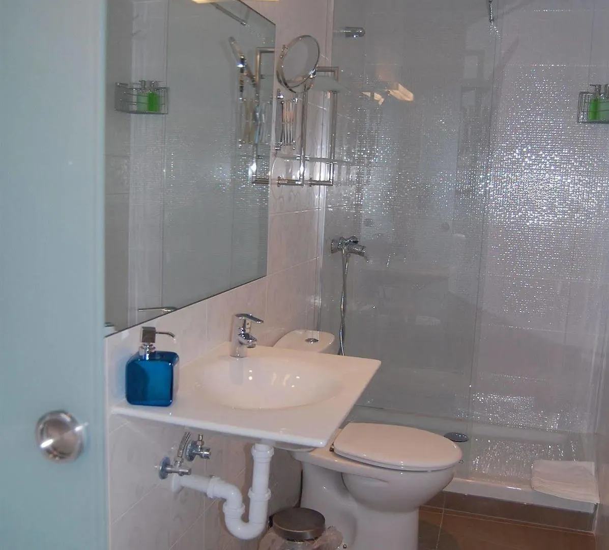 Pension Aliciazzz Bed And Breakfast Bilbao 2*,
