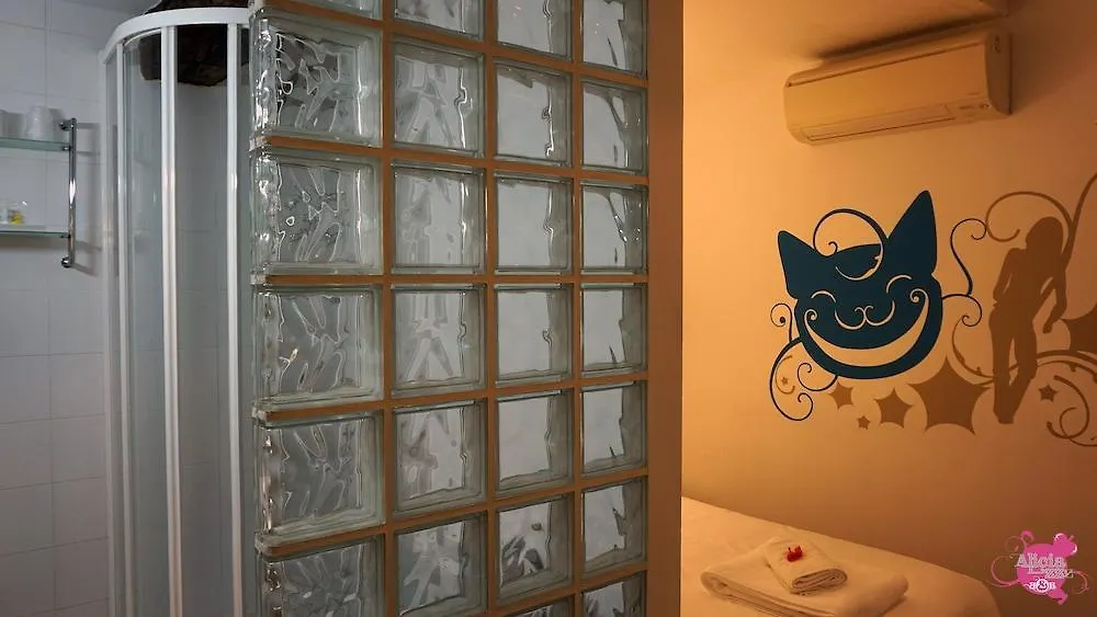 Pension Aliciazzz Bed And Breakfast Bilbao Vendégház