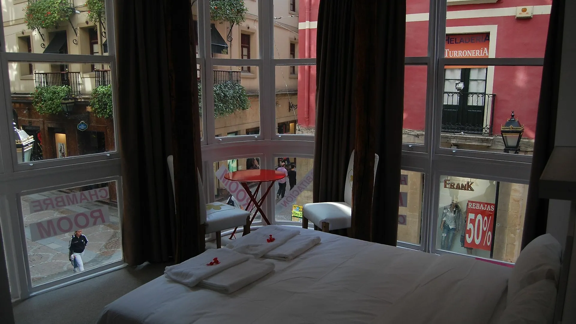 Pension Aliciazzz Bed And Breakfast Bilbao Spain